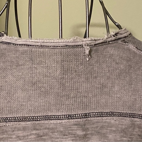 Buckle Black Label Vintage Look Henley Style Long Sleeve Athletic Fit Shirt - Picture 2 of 6